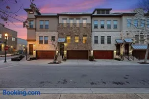 Modern Luxury Townhouse with Private Elevator and Rooftop Terrace - Image 1