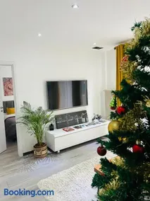 Superbe appartement lumineux avec parking gratuit - Image 1