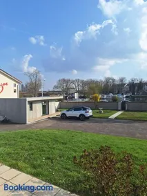 Maison studio, tiny house, parking privé, jardin - Image 3