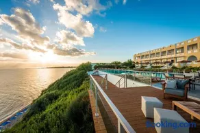Niforeika Beach Hotel - Image 1