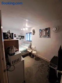Tilbury Home For short letting - Image 2