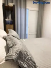 Refúgio Perfeito no Boqueirão: Apartamento Moderno a 100m da Praia com Sacada Gourmet e Piscina! - Image 2