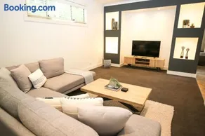 22 Riverside - Image 2