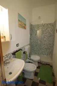 B&B Jolly Gorreto - Image 1