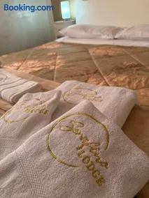 Serafino Lodge - Image 3