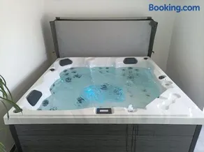 La grande baie spa privatif à 15 min du mt st Michel - Image 1