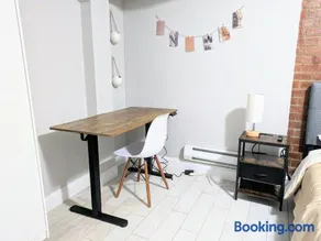 Lovely Room at 3 bedroom Apt at the heart of East Village - Image 5