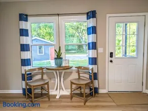 Escape to The Riverfront Hideaway - Image 4