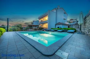 Apartments Villa Residenca - Image 3