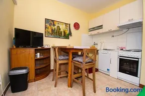 ART Apartment - Image 5