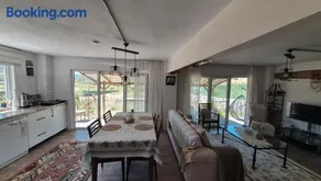 Assos Egedebirnefes Kır Evi - Image 1