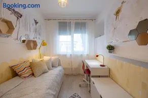 Two Bedroom Apartment Near to Doctors Garden - Image 4