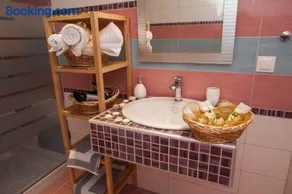 Kentrikon Suites - Image 2