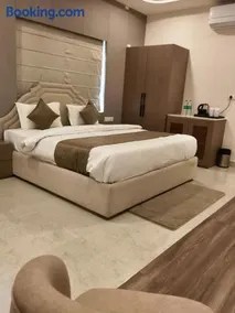 Celebration suites hotel - Image 5