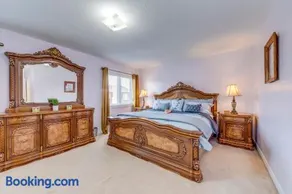 Avid vacation palace in Castlemore , Brampton - Image 1