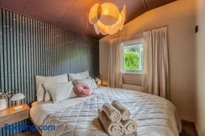 Hotel chique tiny wellness hottub & sauna - Image 3