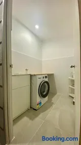 Spacious 4-Bedroom house in a shared property - Image 2