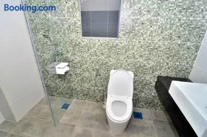 Vivacity Jazz Suite New Luxury Cozy Home A13 - Image 3