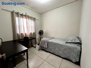 Casa confortável em condomínio - Image 3
