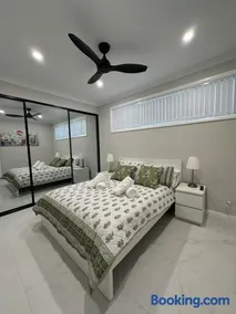 Luxury 2 Bedrooms Granny Flat in peaceful neighbourhood - Image 2