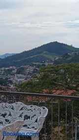 Casa com piscina para até 6 pessoas com duas camas de casal e sofá-cama casal - Image 1