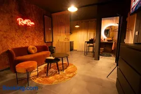 Spa Rust Room - Image 5