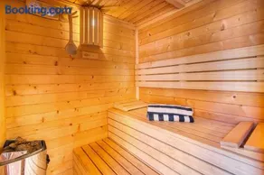 4BR Wellness Villa- Pool, Sauna, Gym - Image 2