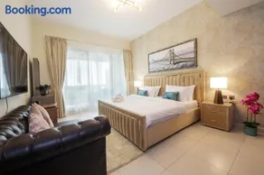Stunning Marina view apartment In Marina sail tower by Truebleu vacation homes - Image 3