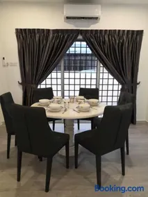 Ipoh Family Villa-Spacious Stay for 21 or 42Pax - Image 5