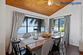 Lakefront, Private dock, ensuite-unit, King bed, Free EV charger, Boat Friendly - Image 2