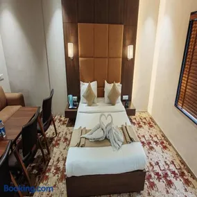 Hotel Raj Regency - Image 5