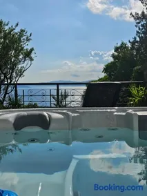 Guest House Lipa - Hreljin, Crikvenica s jacuzzijem i pogledom na more - Image 1