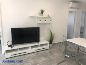 Front Apartment - Image 3