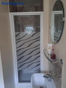 Hawkins Guest House - Private Shared Property - Image 5