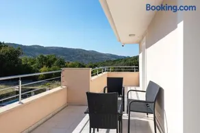 VILLA MILLA with private pool, jacuzzi, sauna, gym, max. 8 person - Image 3