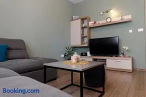 Blue home - Image 2