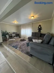 Apartamento no Centro Próximo à Padaria, Farmácia e Mercado - Image 5