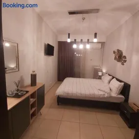 Vaggoula's Luxury Apartment 1 - Image 1