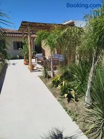 Emina Palms - Image 2