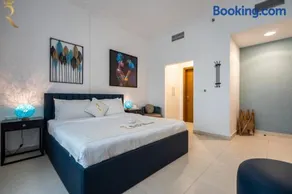 Yas Island 1BR - Coastal Blue Haven - Image 2