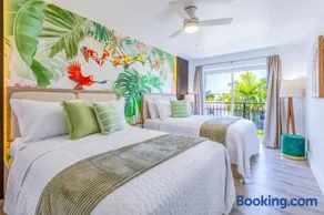 Walk to Coral Gables| Beautiful Property| Sleeps 8 - Image 4