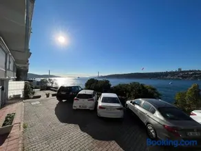 Bosphorus waterfront flat Cengelköy - Image 1
