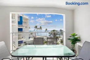 Hamptons Meets Hervey Bay In Upmarket Resort - Ocean Views - Image 2
