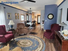 Peaceful 2BR Getaway With Scenic Views - Image 4