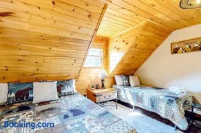 Grandpa John Cabin - Hot Tub, Game Room - Image 3