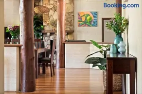 Carinya Cove - swimming pool, pet friendly, fireplace - Image 3