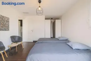 Spacieuse Villa Niçoise au calme avec piscine - Image 5