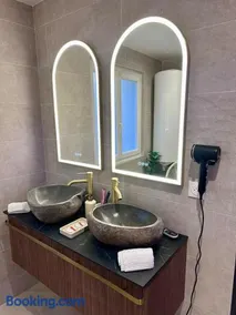 Prestige Suite with Private Hot Tub Sauna Balneotherapy - Image 4