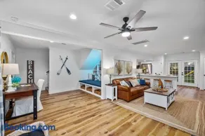 Seabrook 3BR Sleeps 10 w Backyard, Fire Pit Near Kemah - Image 1