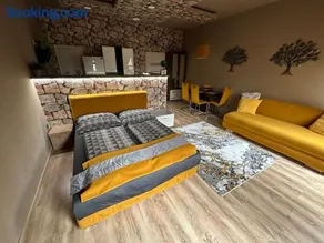 Gold Downtown Apartman - Image 3